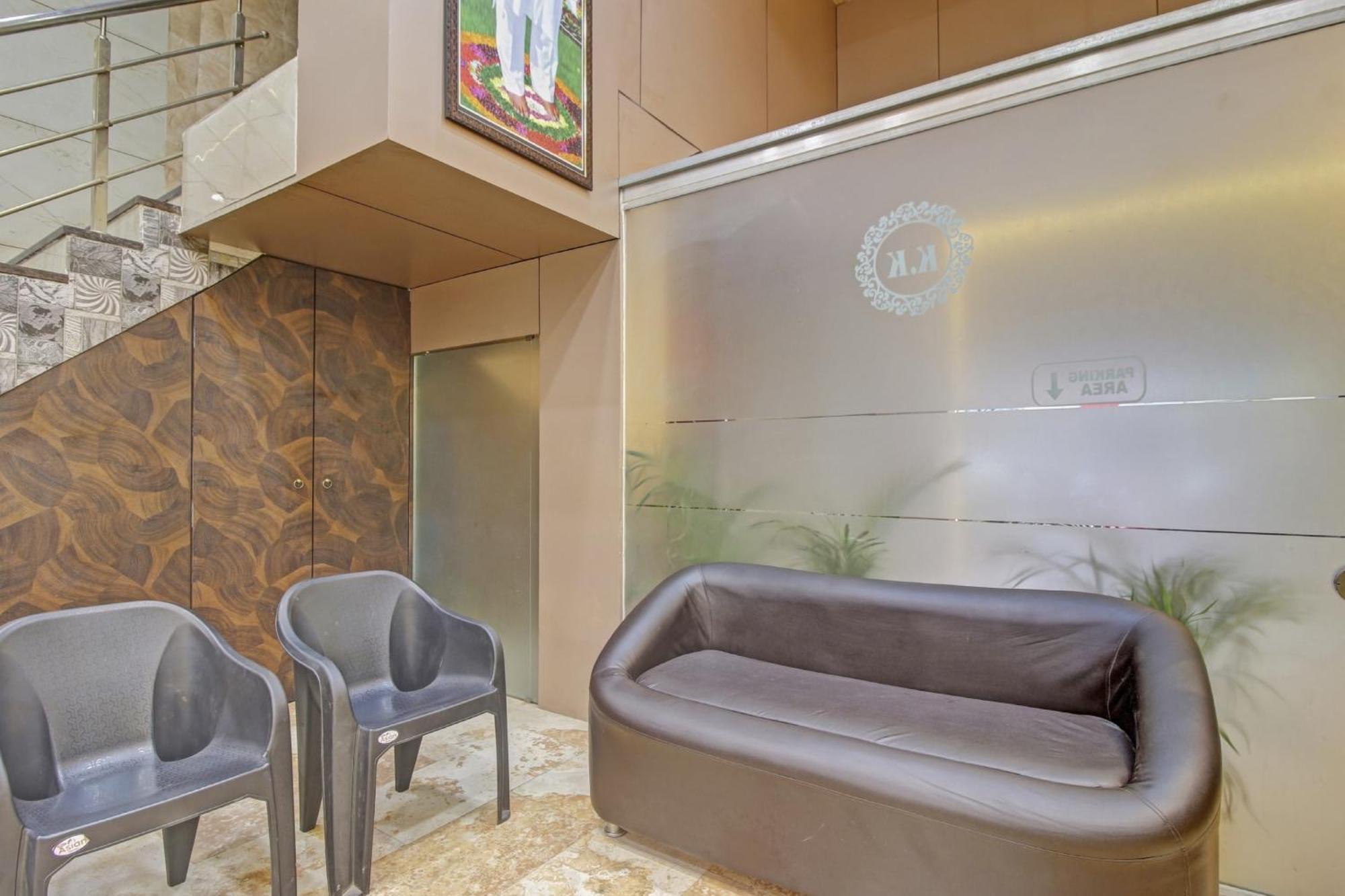 Hotel Ambedkar Kalyān Buitenkant foto